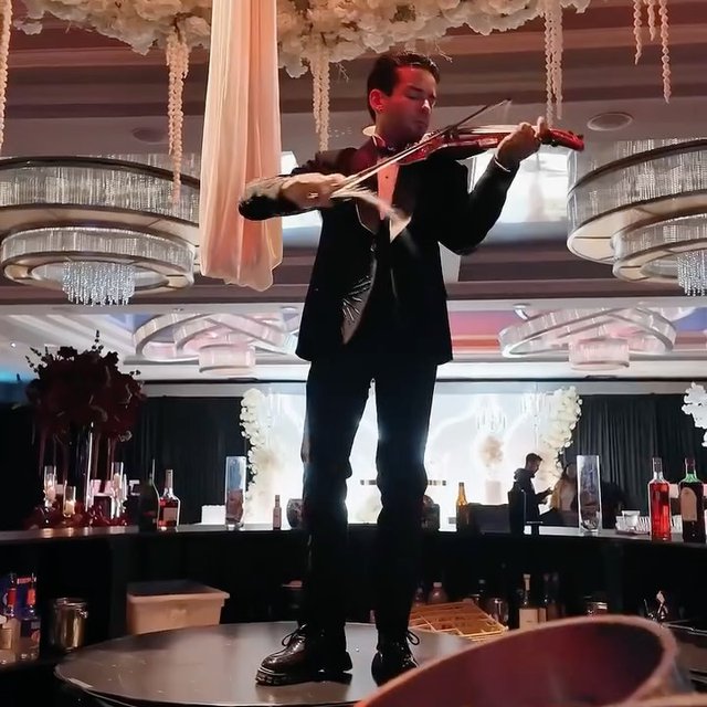 Great food. Great music. Great company. ✨
Experien